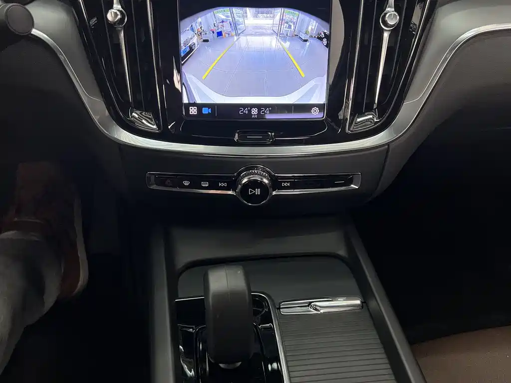 Volvo Volvo S60 2025 B4 Comfort Luxury Edition 2025 - thumbnail 23