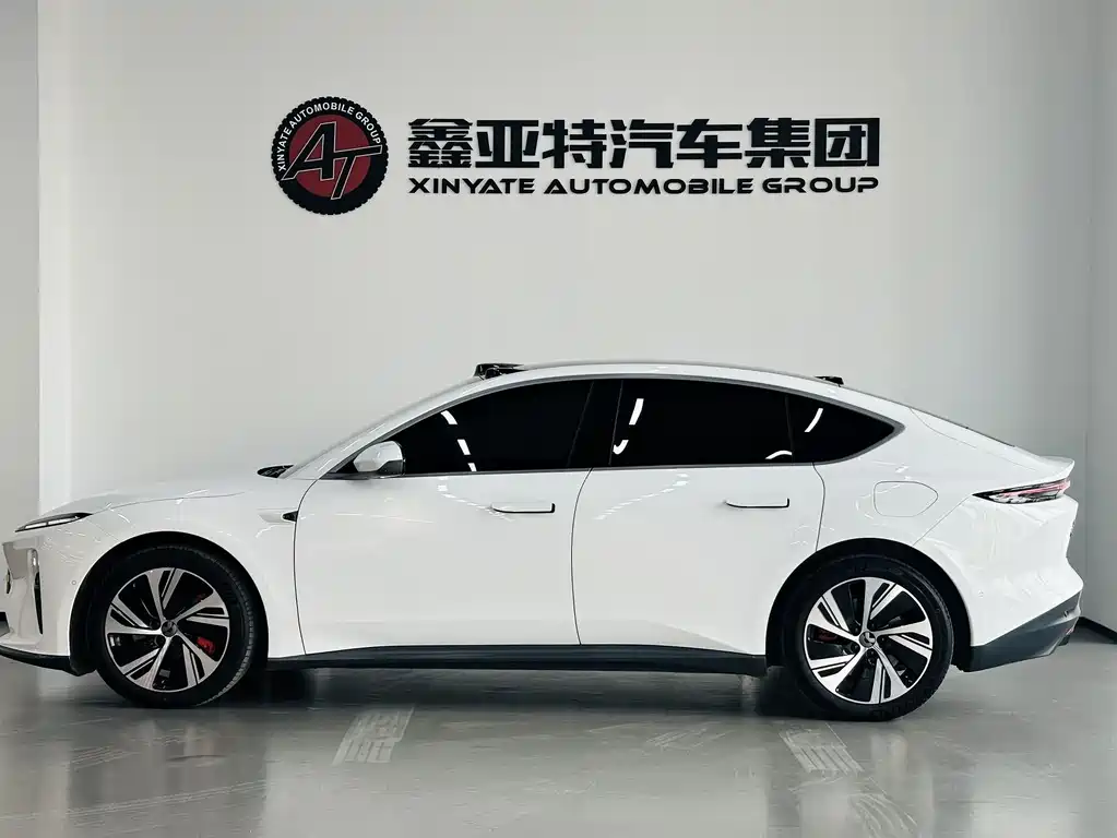 NIO NIO ET5 2022 75kWh 2023 - thumbnail 4