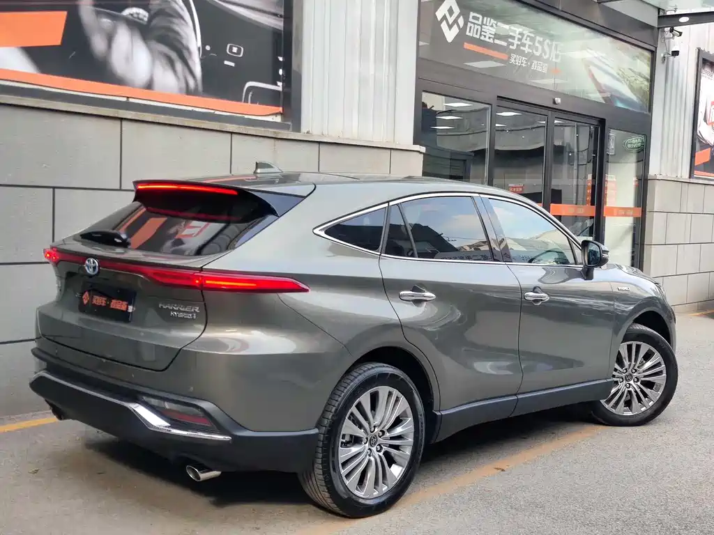 Toyota Toyota Harrier 2022 Hybrid 2.5L CVT AWD Premium Edition 2021 - thumbnail 2