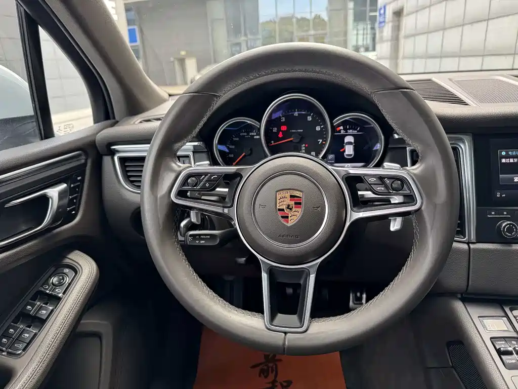 Porsche Porsche Macan 2017 Macan 2.0T 2016 - thumbnail 13