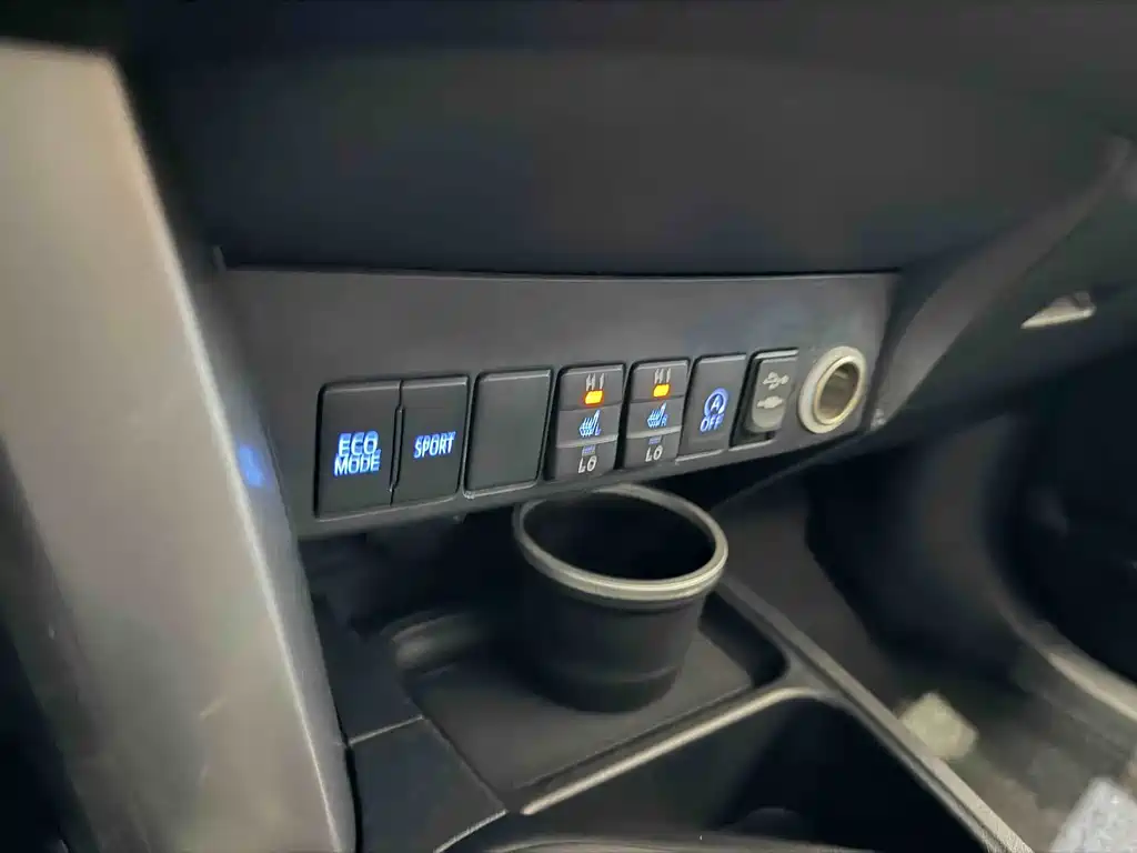 Toyota RAV4 2016 2.0L CVT 2WD Comfort Edition China V 2018 - thumbnail 10