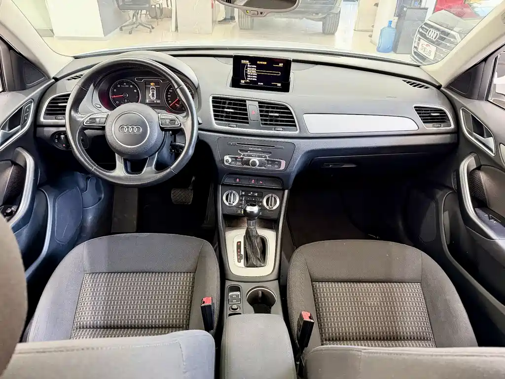Audi Audi Q3 2016 30 TFSI Premium Collection Edition Intelligent Leading Model 2016 - thumbnail 5