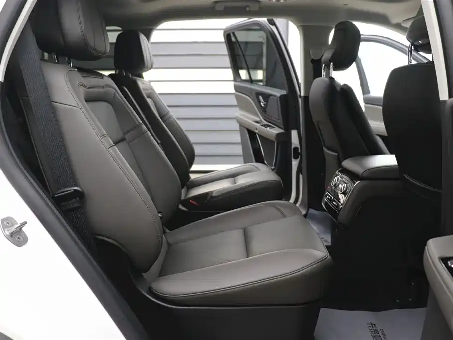 Lincoln Lincoln Navigator 2024 3.0T V6 AWD Elegant Edition 6-seater 2025 - thumbnail 23