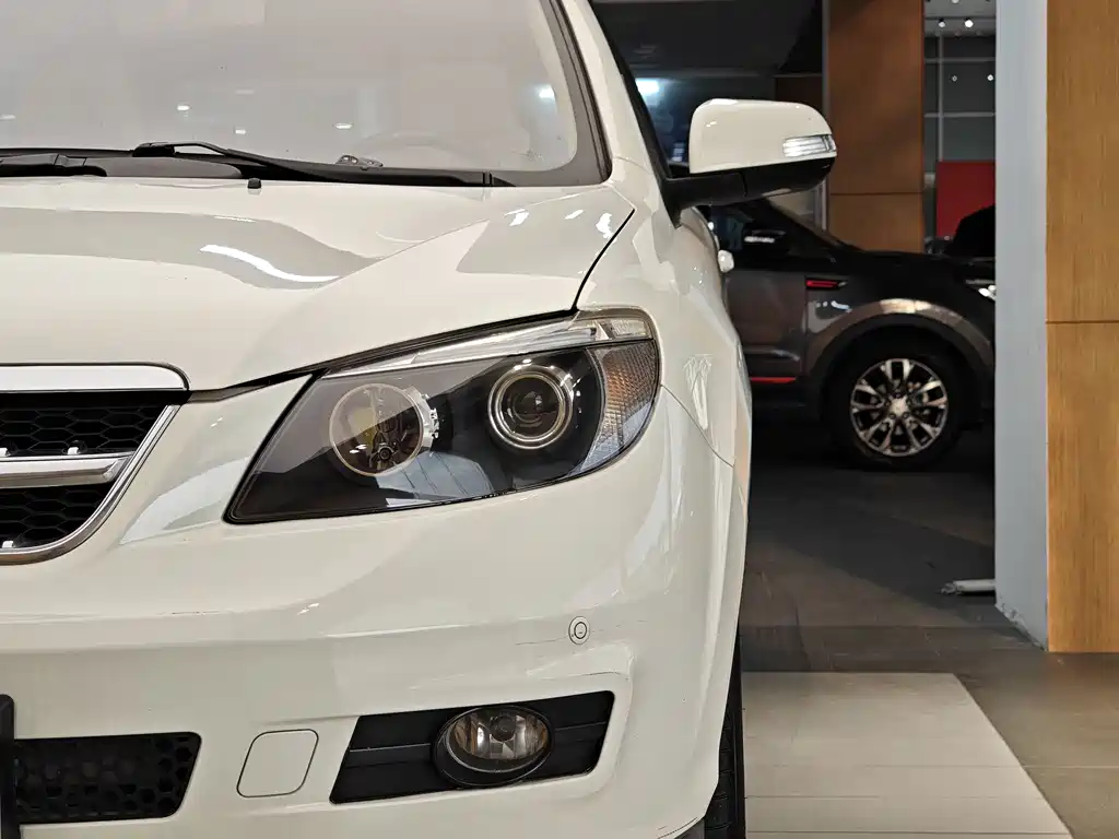BYD BYD S6 2012 2.0L Manual Luxury Edition 2011 - thumbnail 2