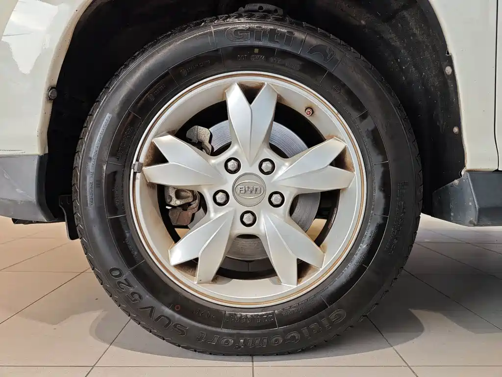 BYD BYD S6 2012 2.0L Manual Luxury Edition 2011 - thumbnail 5