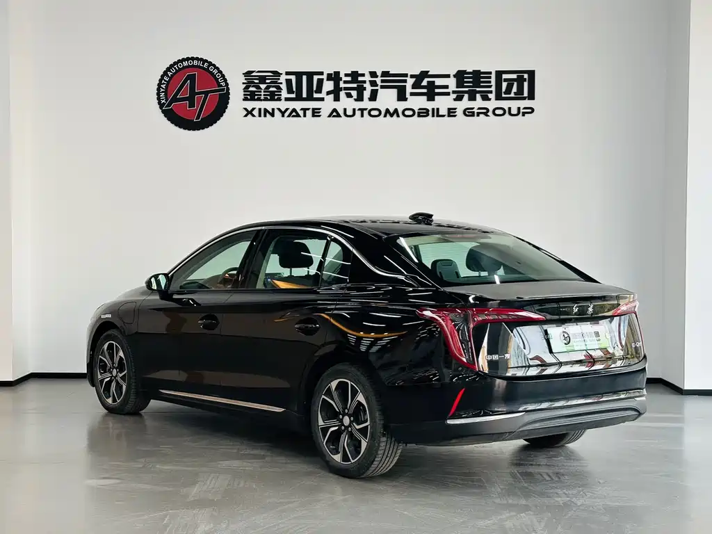 Hongqi Hongqi E-QM5 2023 Model Year Facelift Base Mobility Edition 2024 - thumbnail 4
