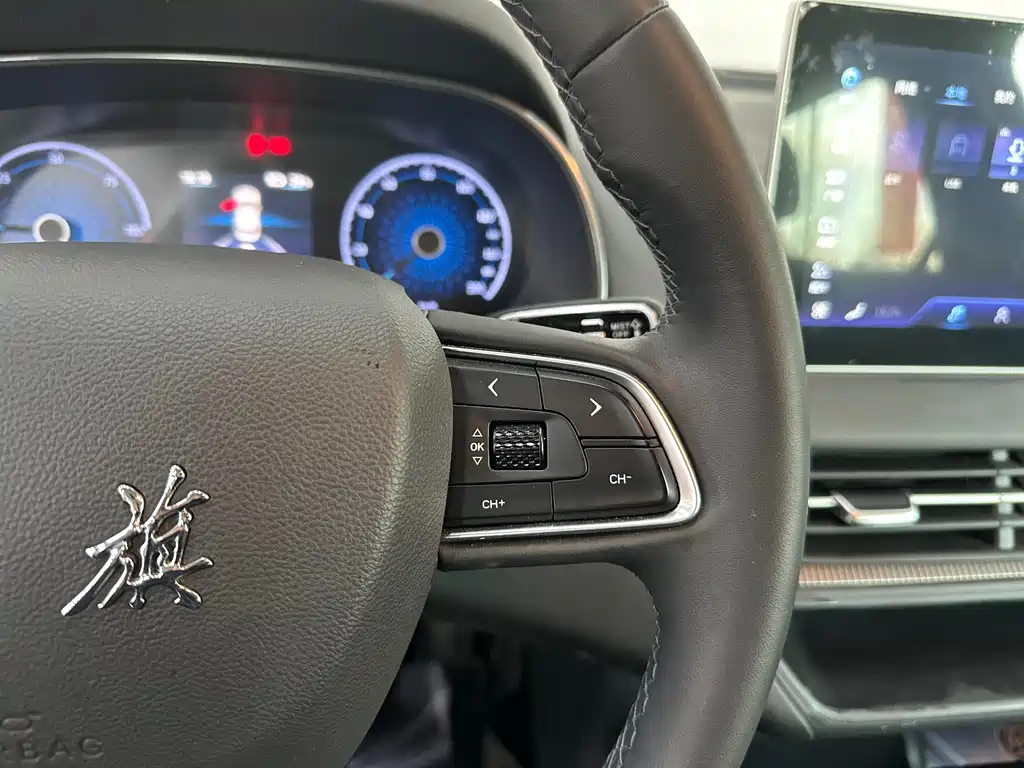 Hongqi Hongqi E-QM5 2023 Model Year Facelift Base Mobility Edition 2024 - thumbnail 8