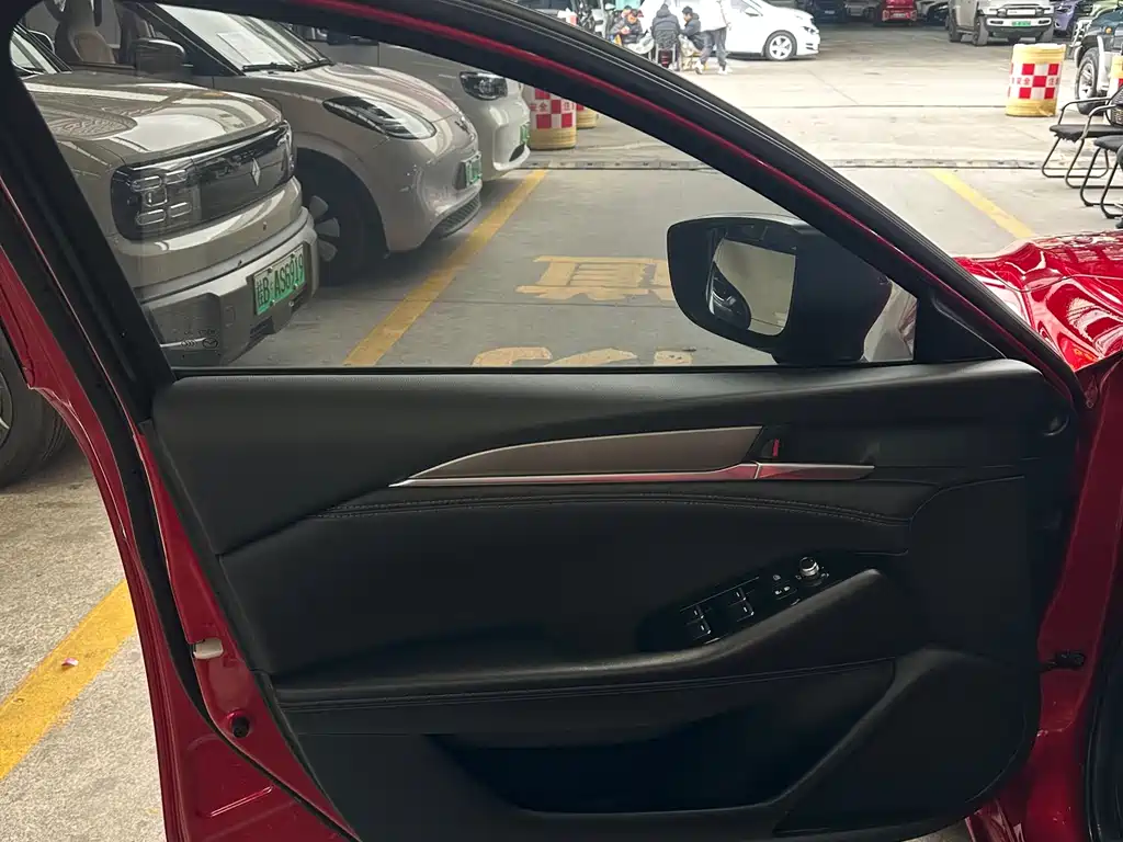 Mazda Mazda6 2020 2.0L Skyactiv-G Luxury Edition 2021 - thumbnail 11