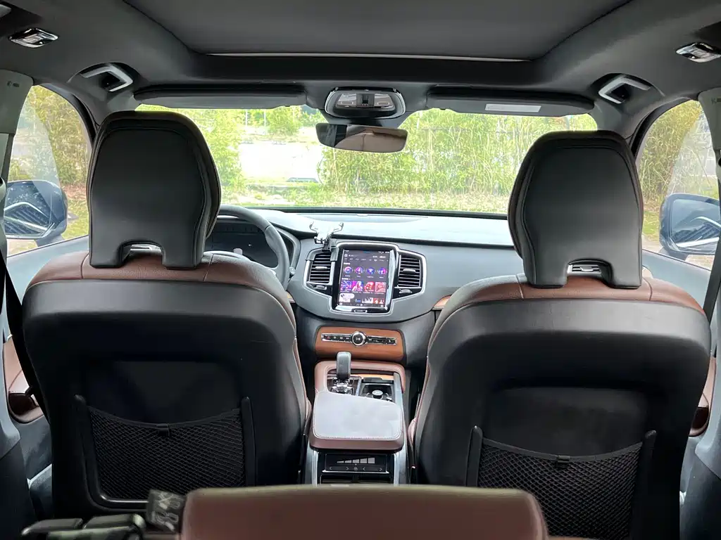 Volvo Volvo XC90 2023 B6 Momentum Luxury 7-seater 2023 - thumbnail 4