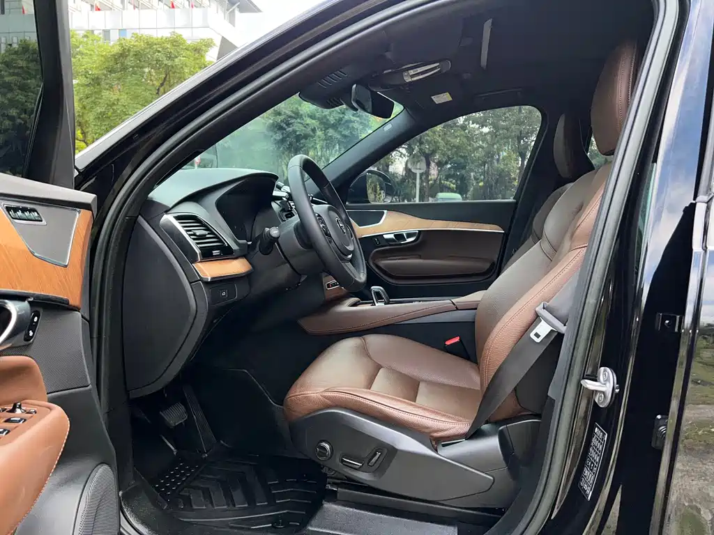 Volvo Volvo XC90 2023 B6 Momentum Luxury 7-seater 2023 - thumbnail 8