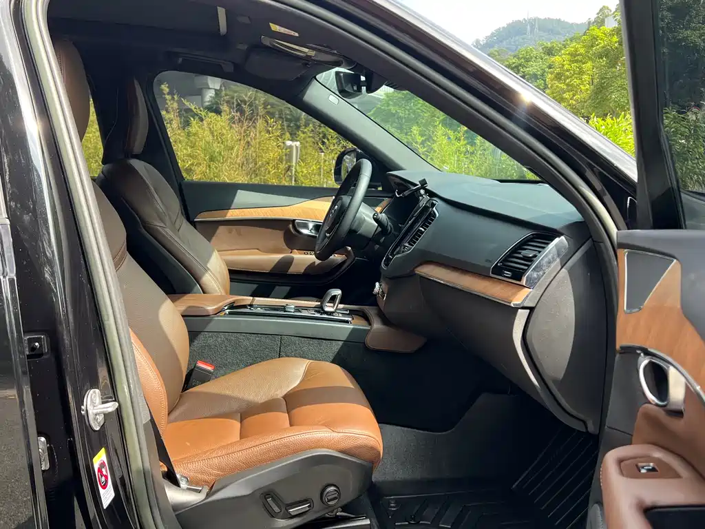 Volvo Volvo XC90 2023 B6 Momentum Luxury 7-seater 2023 - thumbnail 12