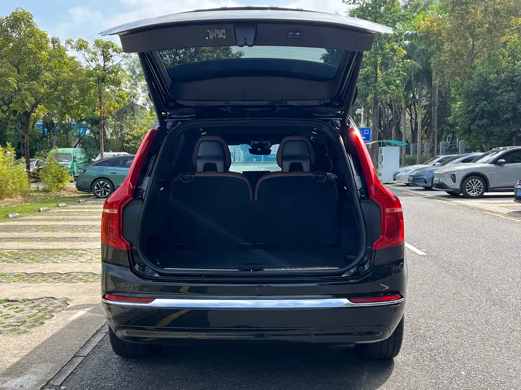 Volvo Volvo XC90 2023 B6 Momentum Luxury 7-seater 2023 - thumbnail 16