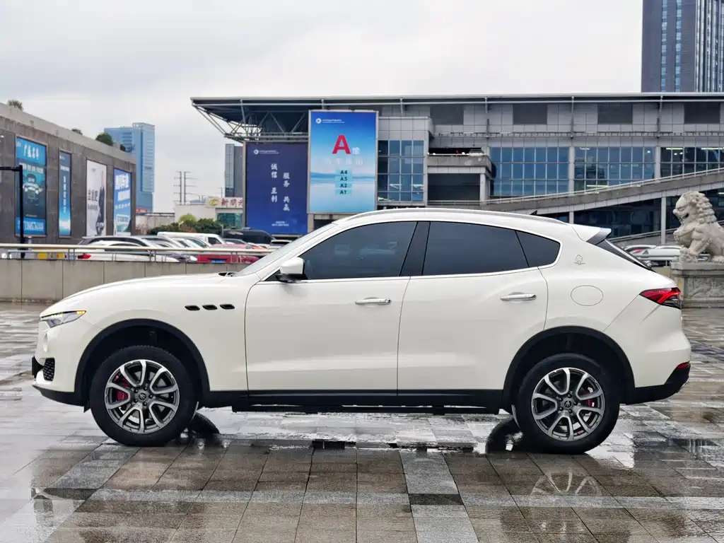 Maserati Maserati Levante 2021 3.0T Standard Edition 2021 - thumbnail 3