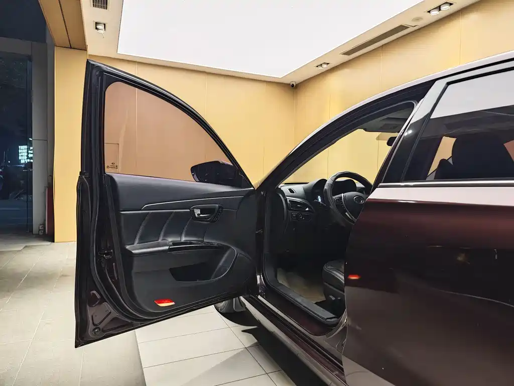GAC Trumpchi GAC GA6 2016 235T DCT Luxury Edition 2017 - thumbnail 7