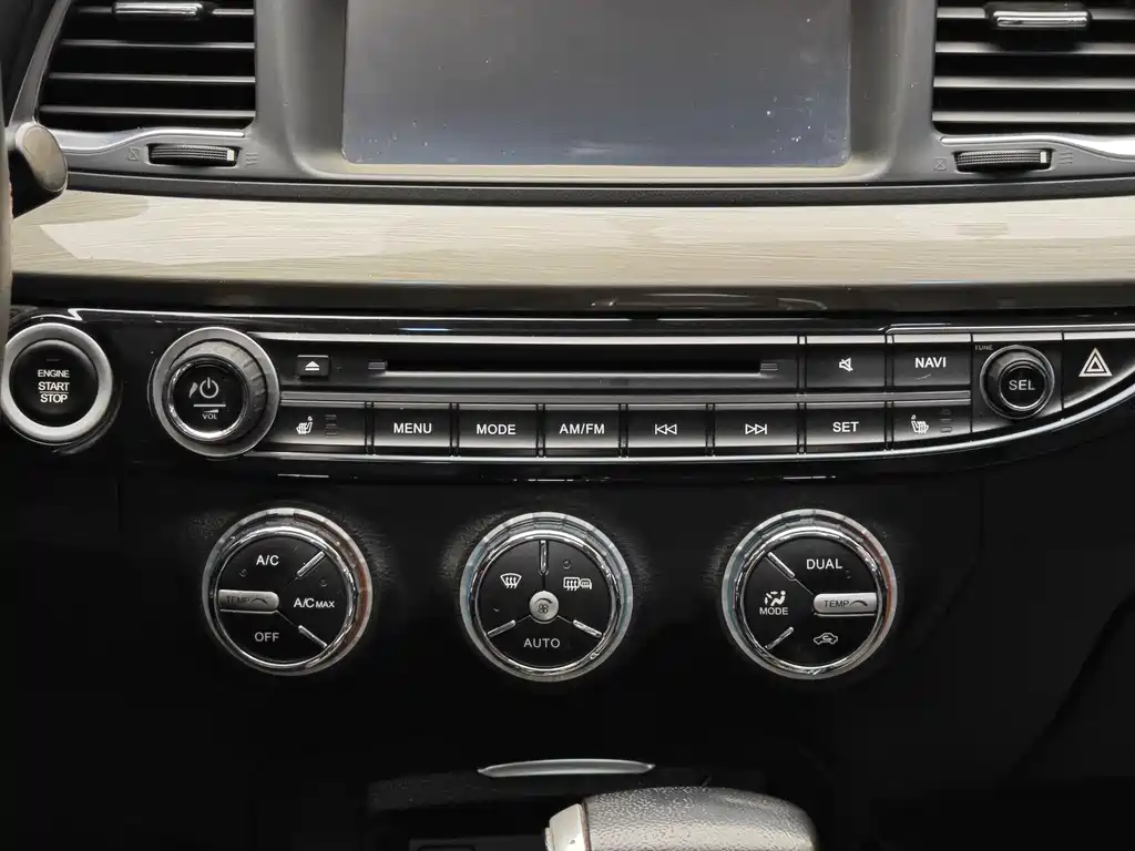 GAC Trumpchi GAC GA6 2016 235T DCT Luxury Edition 2017 - thumbnail 16