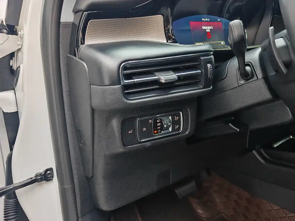Lincoln Liberator 2022 2.0T Two-Wheel Drive Premium Edition 2022 - thumbnail 25