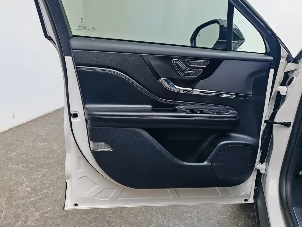 Lincoln Liberator 2022 2.0T Two-Wheel Drive Premium Edition 2022 - thumbnail 27