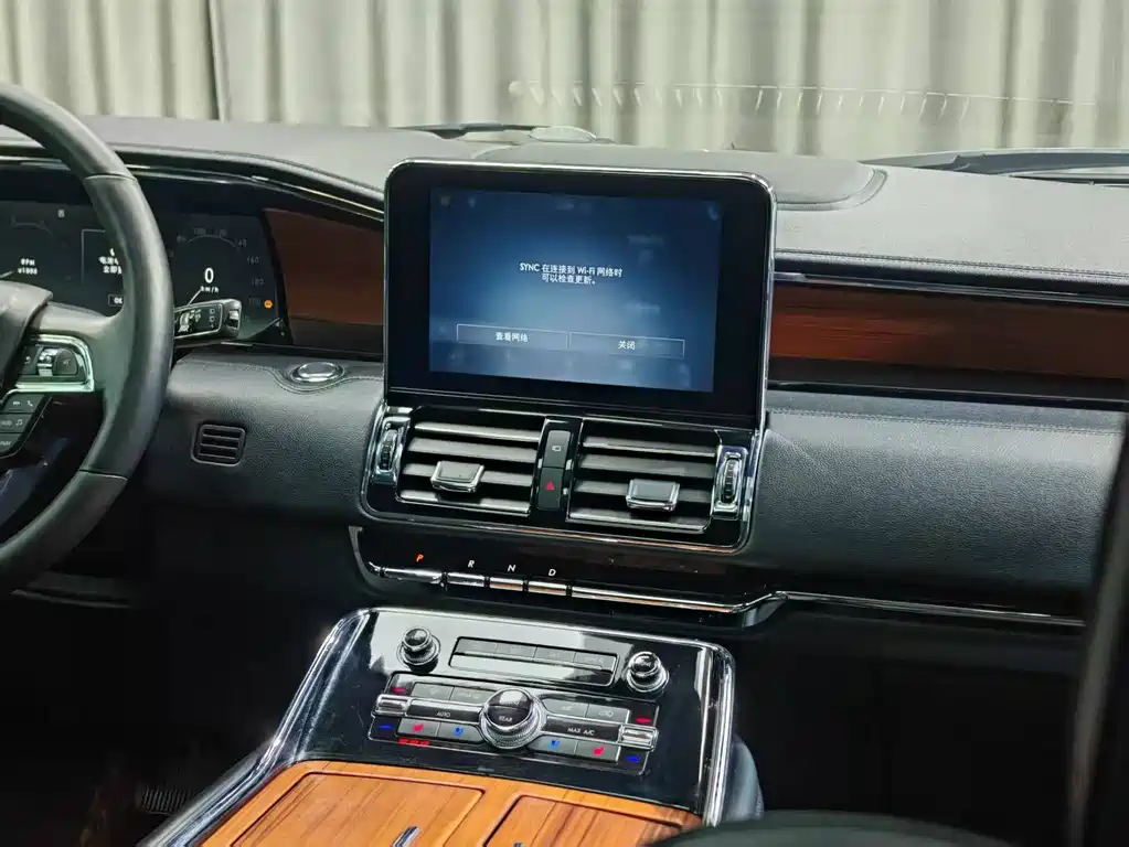 Lincoln Navigator 2019 3.5T Select Trim VI 2019 - thumbnail 6