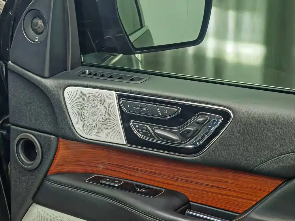 Lincoln Navigator 2019 3.5T Select Trim VI 2019 - thumbnail 7