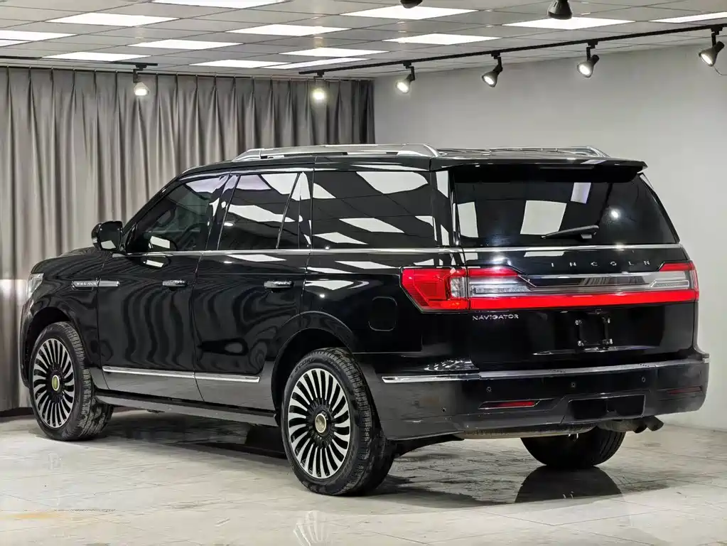 Lincoln Navigator 2019 3.5T Select Trim VI 2019 - thumbnail 8