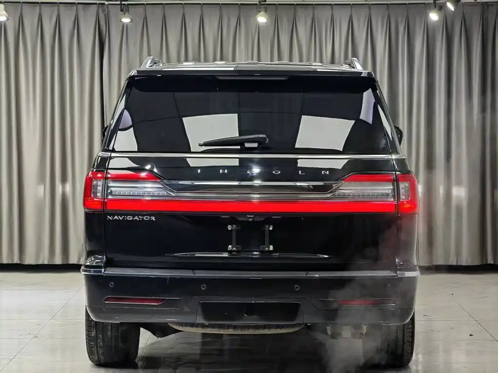 Lincoln Navigator 2019 3.5T Select Trim VI 2019 - thumbnail 9