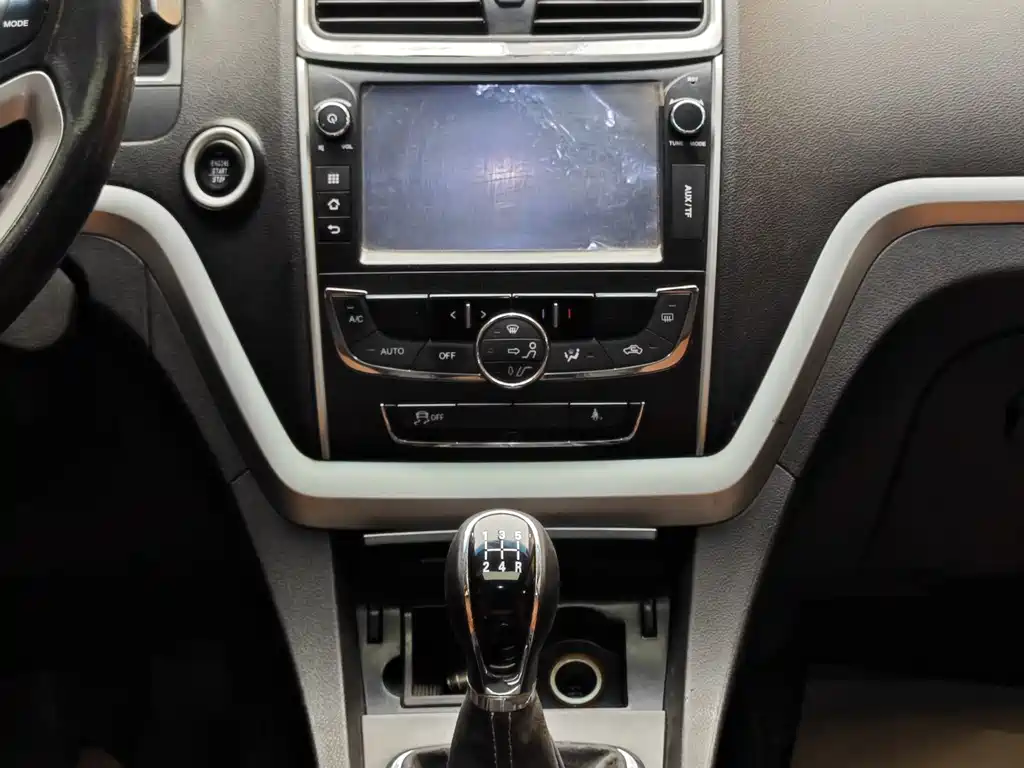 Geely Auto Geely Emgrand 2016 Hatchback RS 1.5L Manual Upward Edition 2016 - thumbnail 18