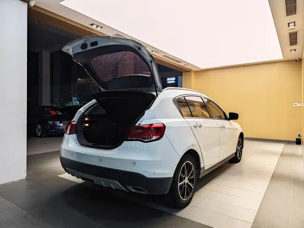 Geely Auto Geely Emgrand 2016 Hatchback RS 1.5L Manual Upward Edition 2016 - thumbnail 28