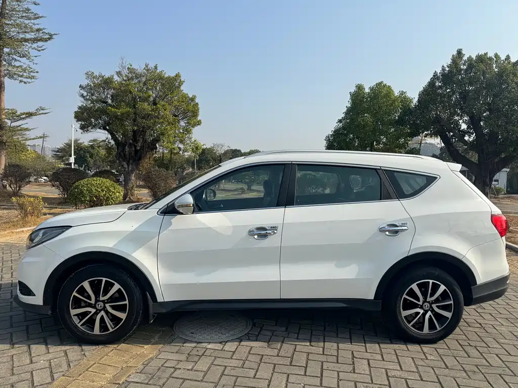Dongfeng Fengguang Lifan 580 2016 1.5T CVT Luxury Edition 2017 - thumbnail 7