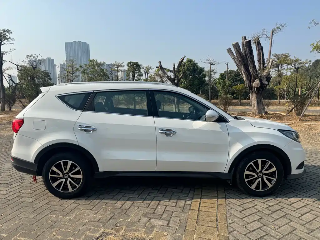 Dongfeng Fengguang Lifan 580 2016 1.5T CVT Luxury Edition 2017 - thumbnail 8