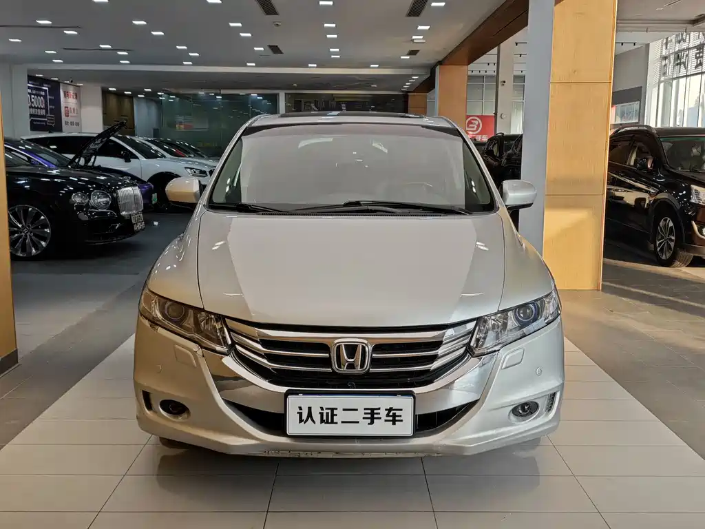 Honda Honda Odyssey 2014 2.4L Luxury Edition 2015 - thumbnail 3