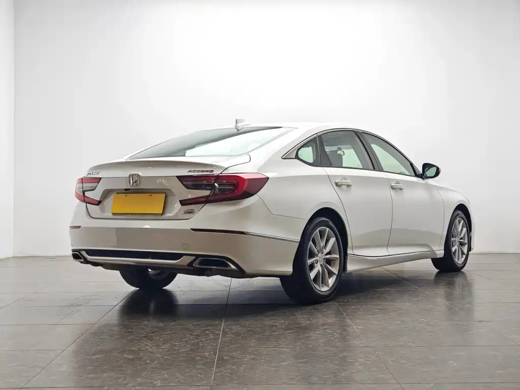Honda Honda Accord 2022 260TURBO Luxury Edition 2023 - thumbnail 3
