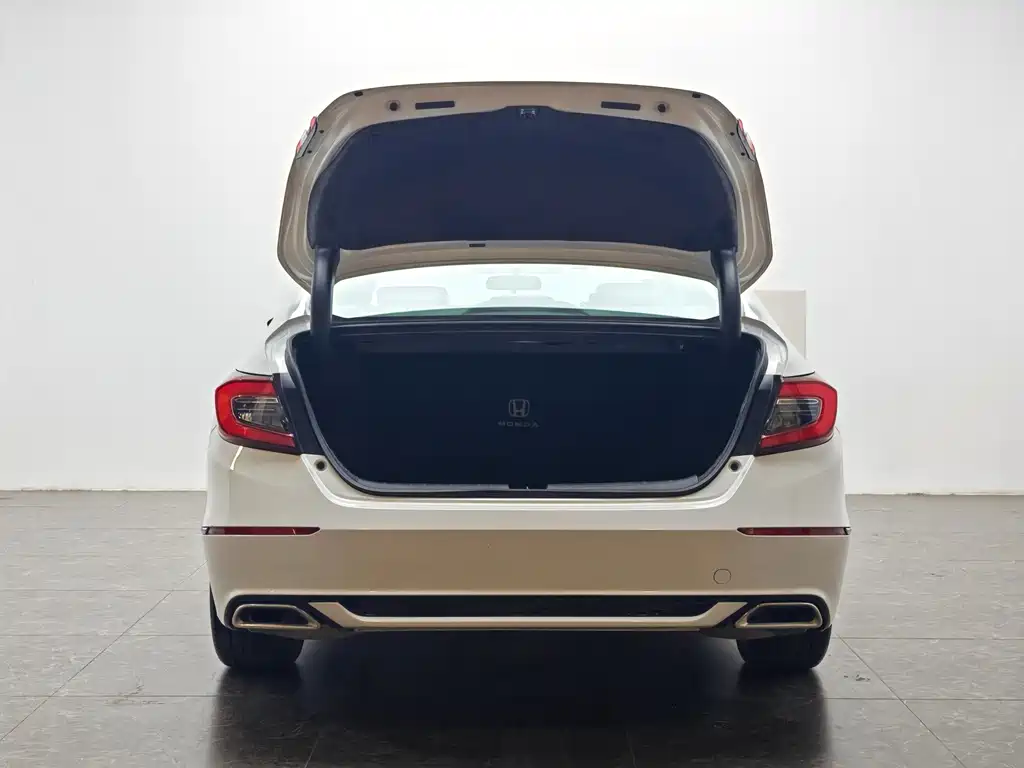 Honda Honda Accord 2022 260TURBO Luxury Edition 2023 - thumbnail 12