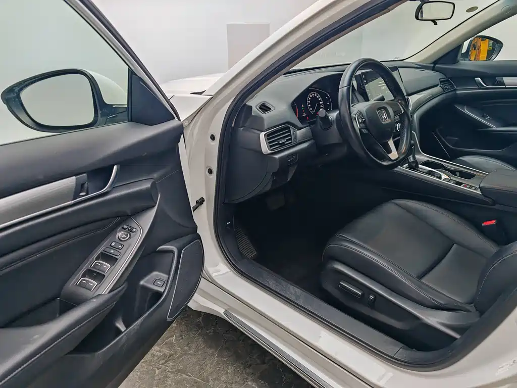Honda Honda Accord 2022 260TURBO Luxury Edition 2023 - thumbnail 15