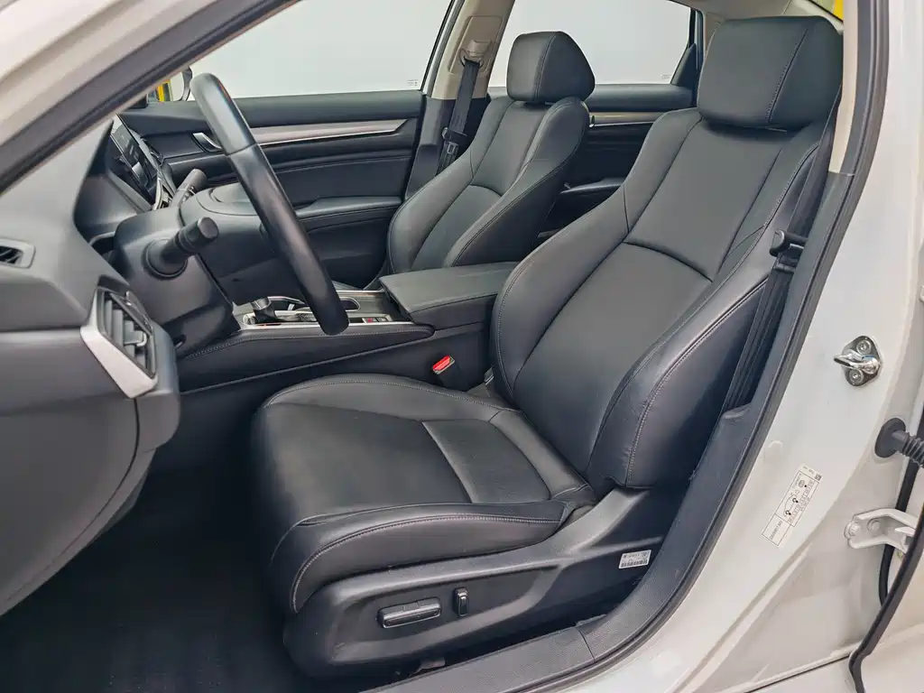 Honda Honda Accord 2022 260TURBO Luxury Edition 2023 - thumbnail 16