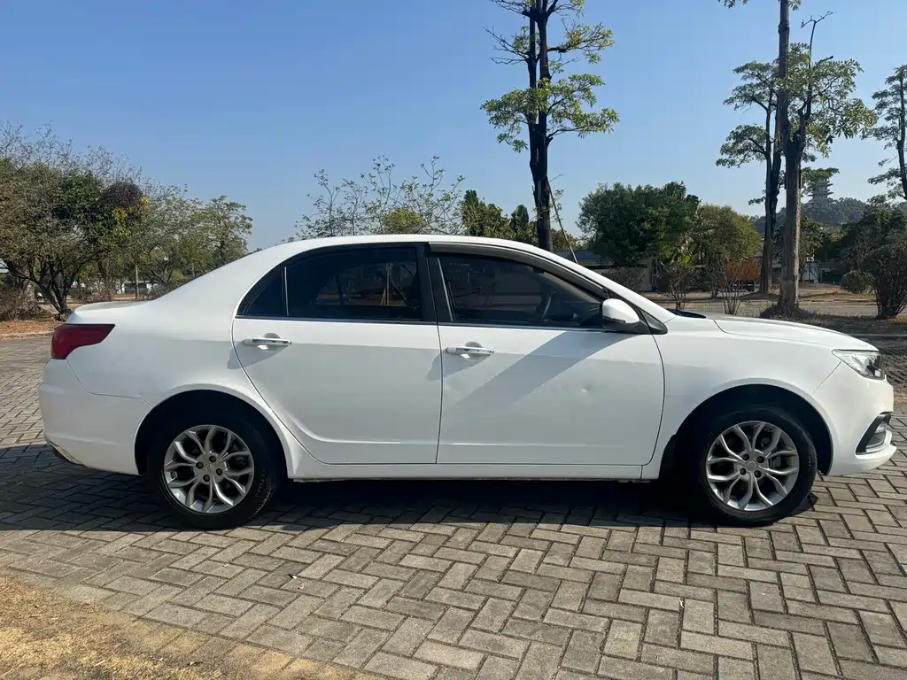 Geely Automobile Geely Emgrand 2018 1.5L Automatic Luxury Edition 2019 - thumbnail 4