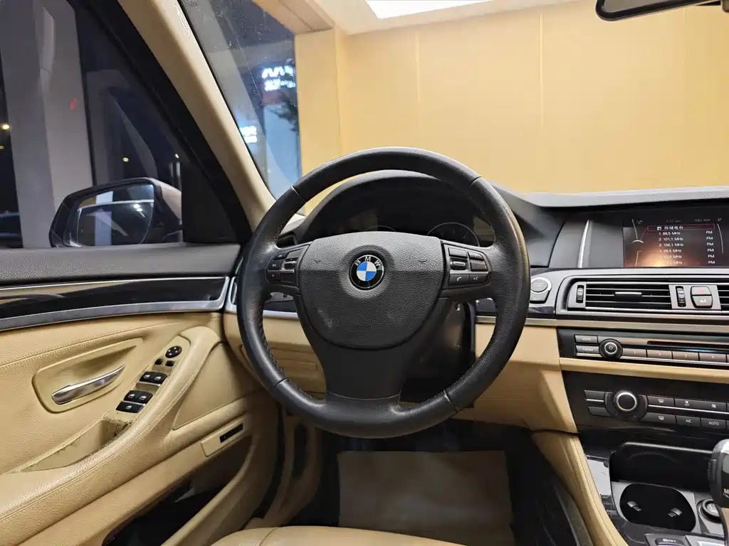 BMW BMW 5 Series 2014 520Li Elegant Edition 2014 - thumbnail 15