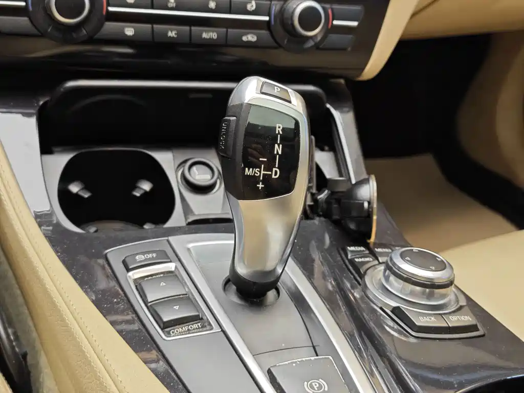 BMW BMW 5 Series 2014 520Li Elegant Edition 2014 - thumbnail 18