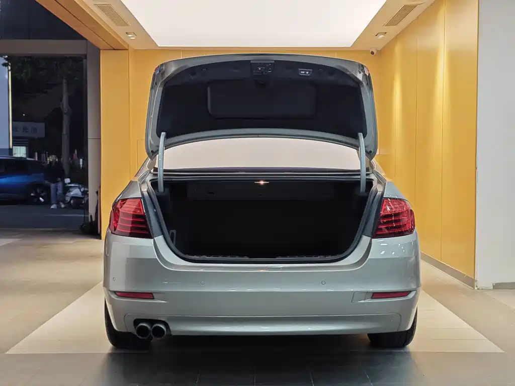 BMW BMW 5 Series 2014 520Li Elegant Edition 2014 - thumbnail 28