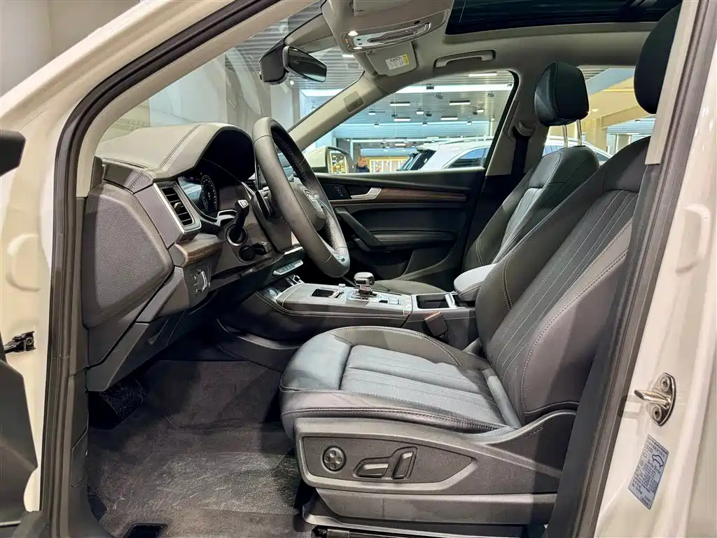 Audi Audi Q5L 2022 45T Luxury Elegant Model 2022 - thumbnail 18