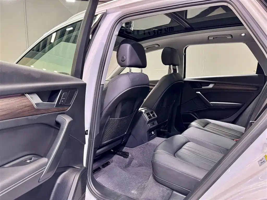Audi Audi Q5L 2022 45T Luxury Elegant Model 2022 - thumbnail 26