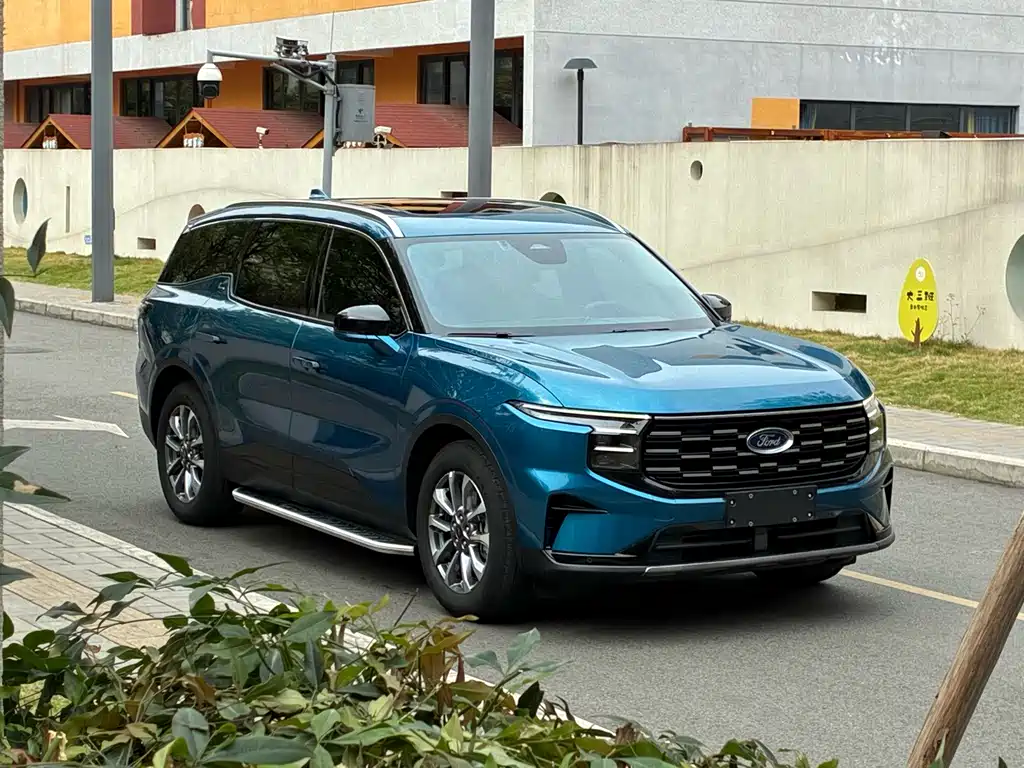 Ford Edge 2023 Edge L 2.0T EcoBoost FWD Seven Seat Luxury 2023 - thumbnail 3