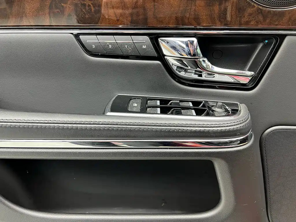 Jaguar Jaguar XJ 2013 XJL 3.0 SC Panoramic Business Edition 2013 - thumbnail 4
