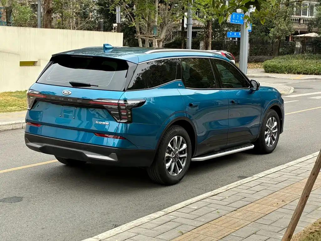 Ford Edge 2023 Edge L 2.0T EcoBoost FWD Seven Seat Luxury 2023 - thumbnail 8