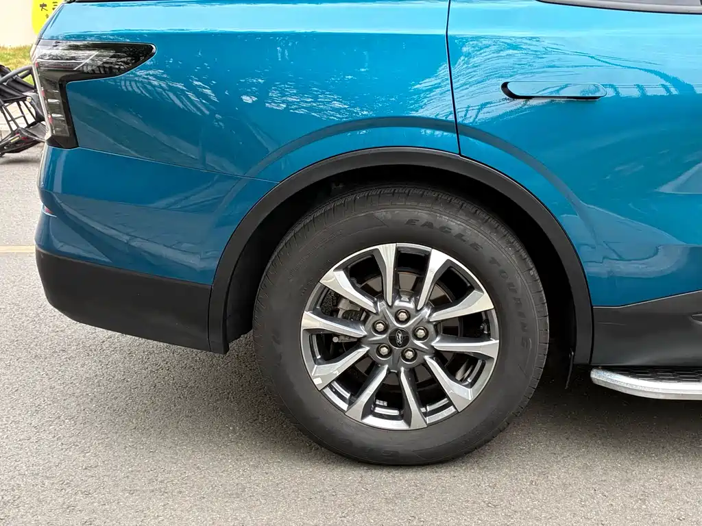 Ford Edge 2023 Edge L 2.0T EcoBoost FWD Seven Seat Luxury 2023 - thumbnail 9