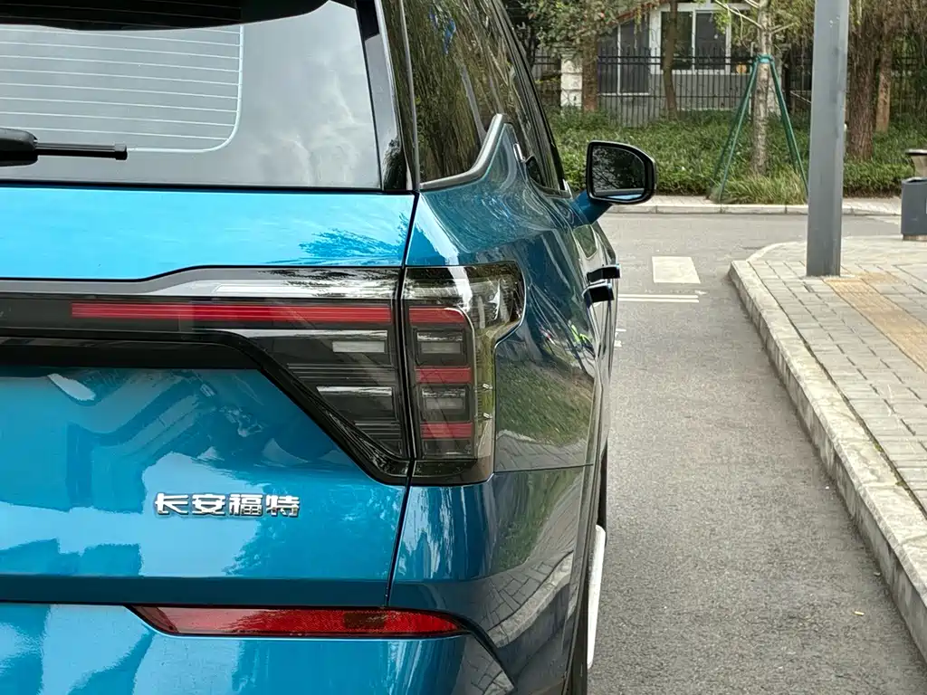 Ford Edge 2023 Edge L 2.0T EcoBoost FWD Seven Seat Luxury 2023 - thumbnail 10