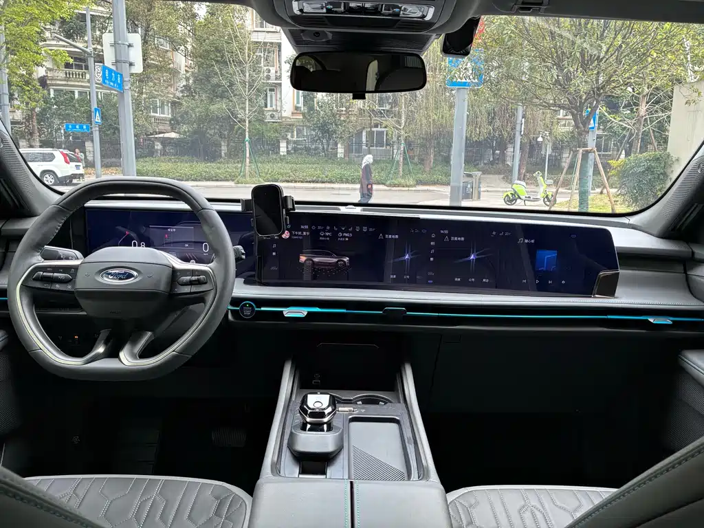 Ford Edge 2023 Edge L 2.0T EcoBoost FWD Seven Seat Luxury 2023 - thumbnail 13