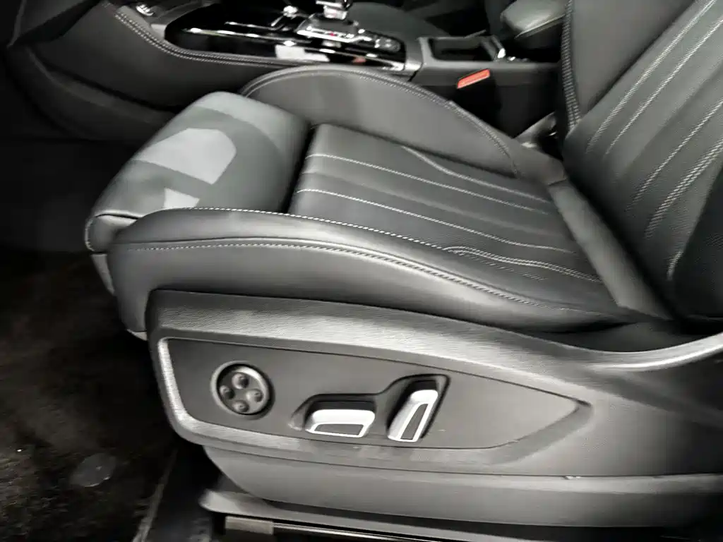 Audi Audi Q5L 2025 45th Anniversary Edition 40 TFSI Luxury Dynamic 2025 - thumbnail 12