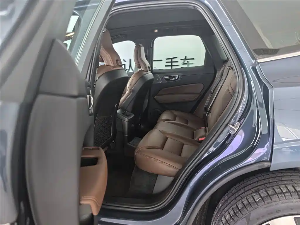 Volvo Volvo XC60 Plug-in Hybrid 2024 T8 AWD Long Range Premium 2023 - thumbnail 5