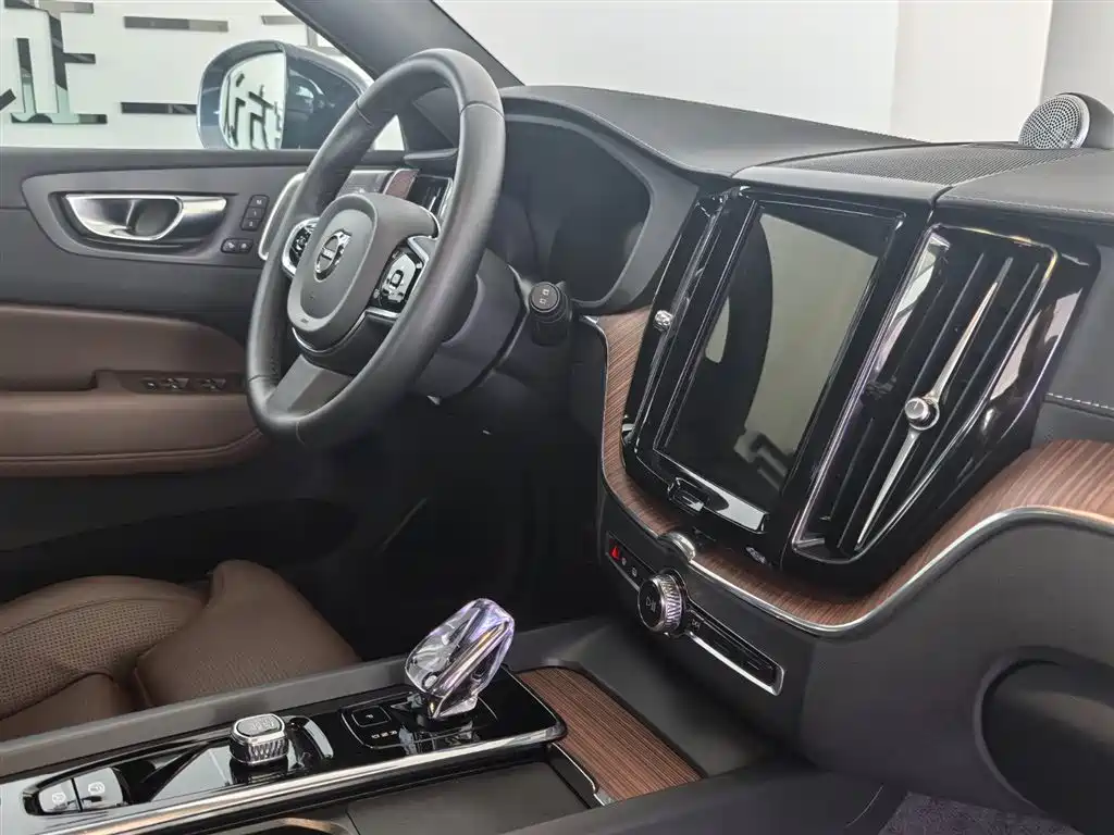 Volvo Volvo XC60 Plug-in Hybrid 2024 T8 AWD Long Range Premium 2023 - thumbnail 15