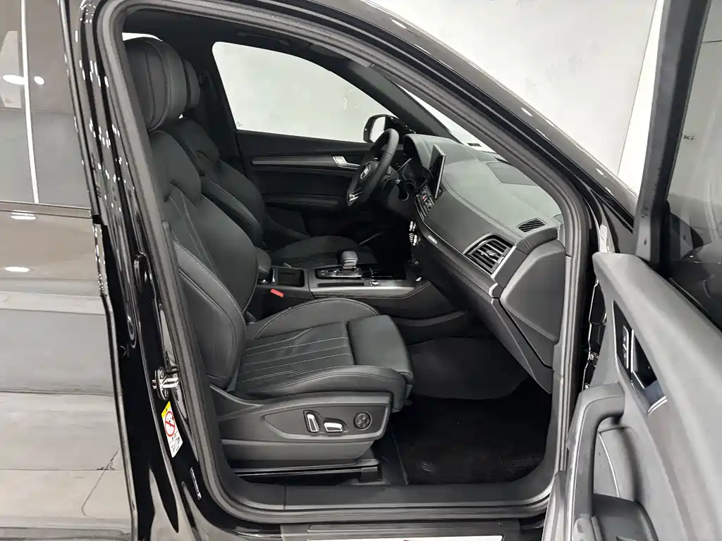 Audi Audi Q5L 2025 45th Anniversary Edition 40 TFSI Luxury Dynamic 2025 - thumbnail 26